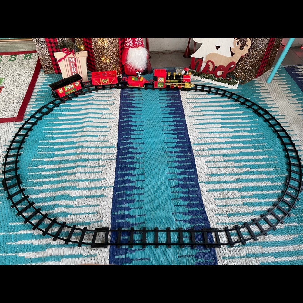 SOLDOUT RARE NIB DISNEY MICKEY MOUSE LIGHT UP MUSIC HOLIDAY EXPRESS TRAIN SET